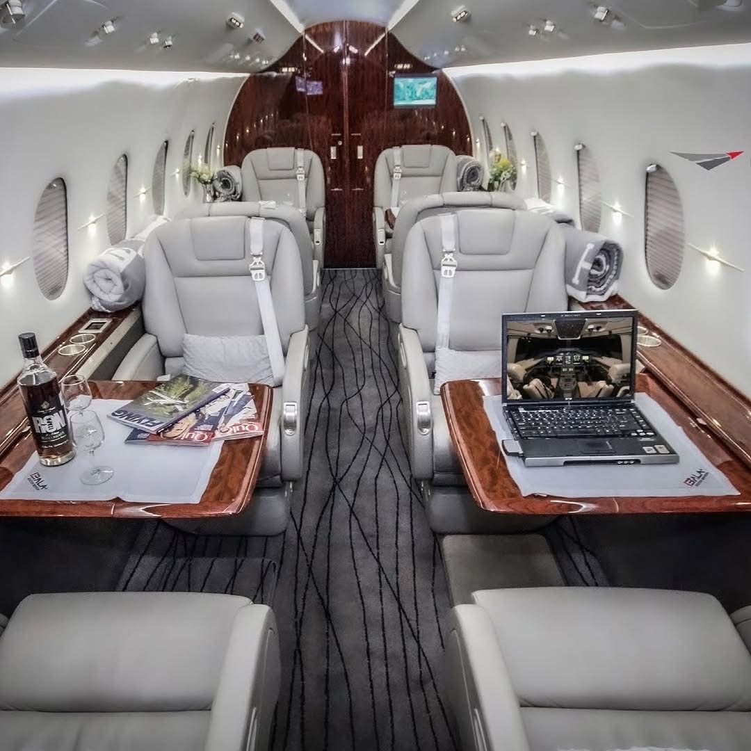 Workspace with dual tables in flight